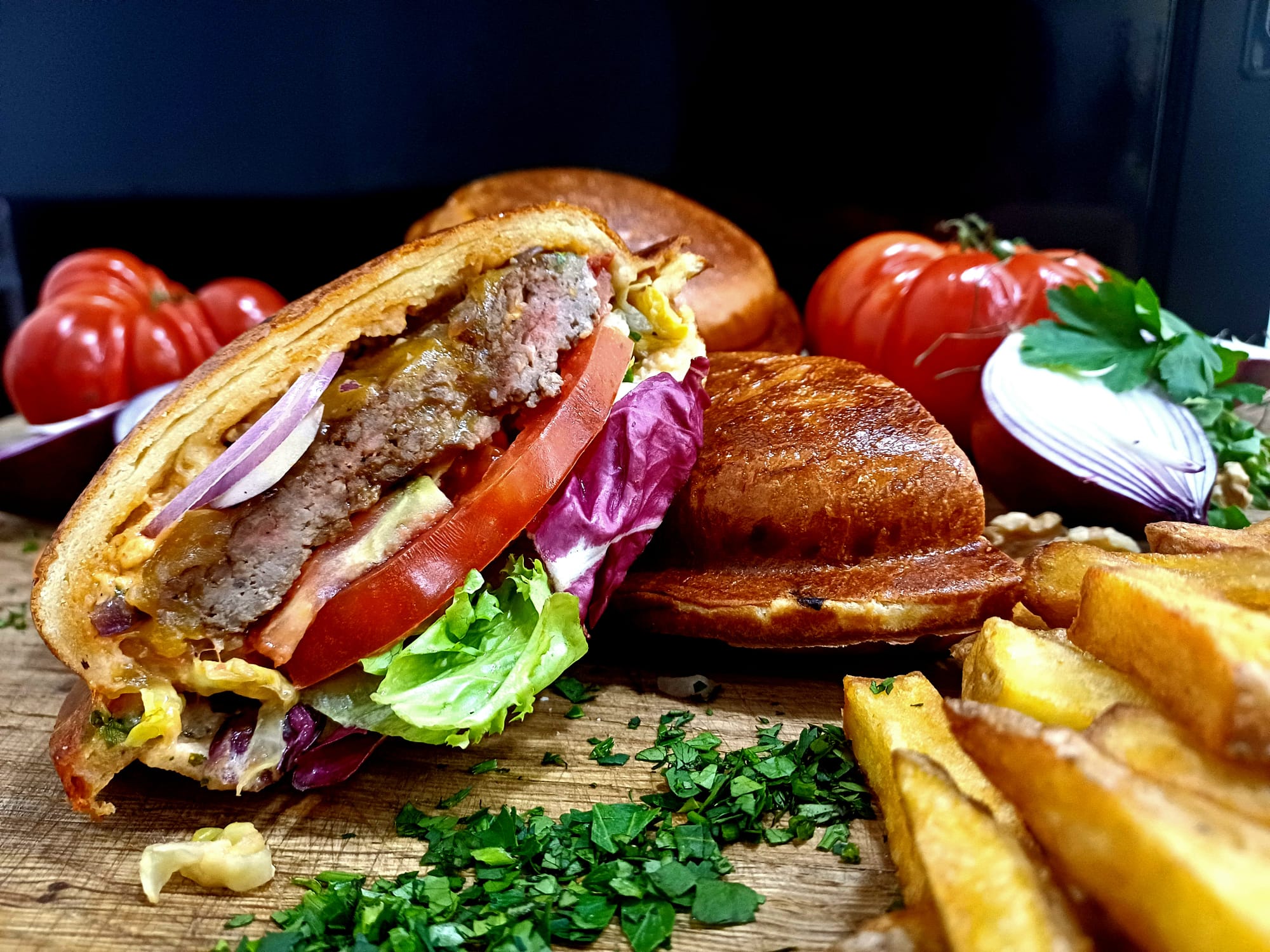 Burger scellé Zone 51 avec frites - Spécialité coréenne à Genève
